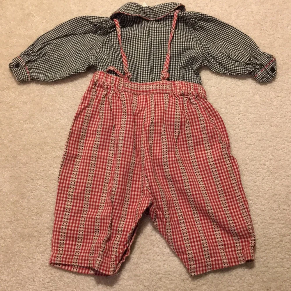 Zyno teddy bear shirt and overall outfit